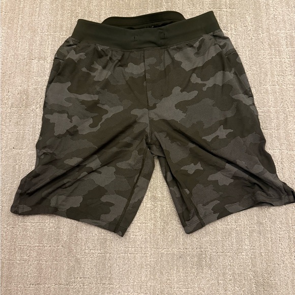 Lululemon Camo Shorts - Picture 1 of 2